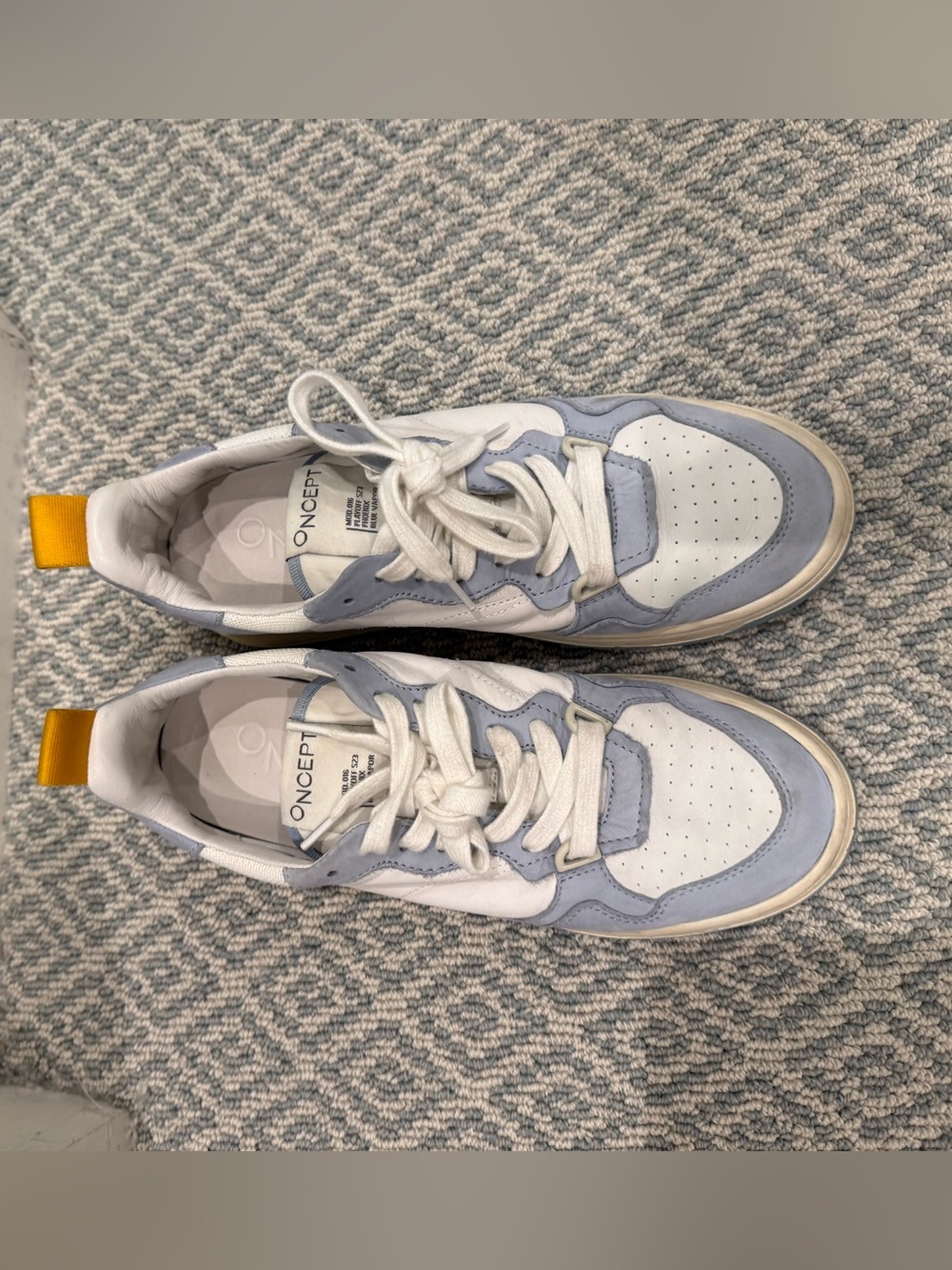 Women's Oncept Phoenix Court sneaker in blue vapor 8.5 GUC